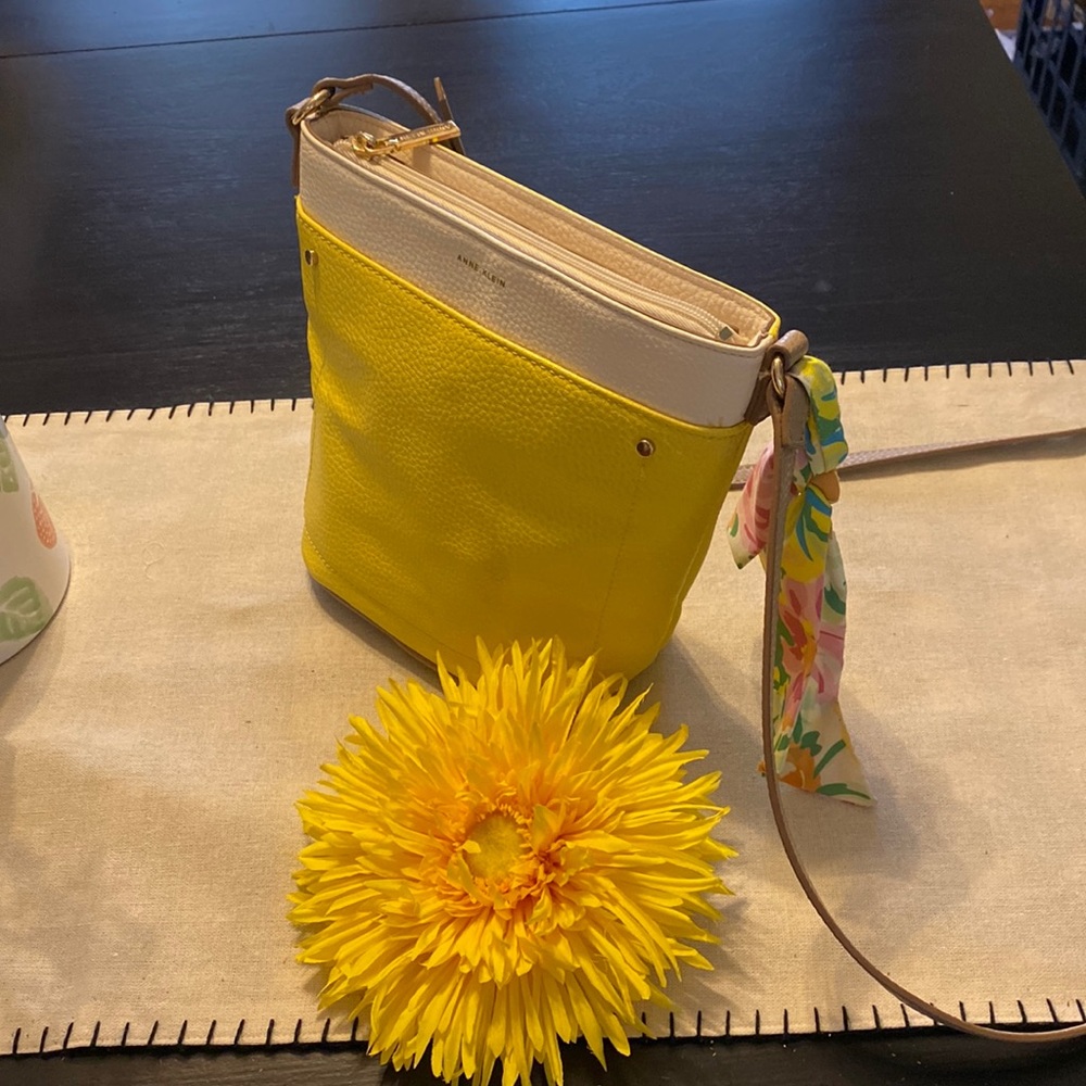 ANNE KLEIN YELLOW SHOULDER BAG